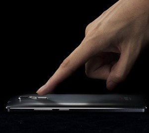 国内製Simフリースマートフォン「極（KIWAMI）」の価格とスペック詳細