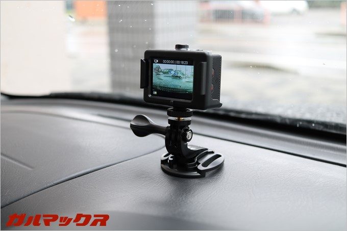 C1にアクセサリーを取り付けて車に装着してみました