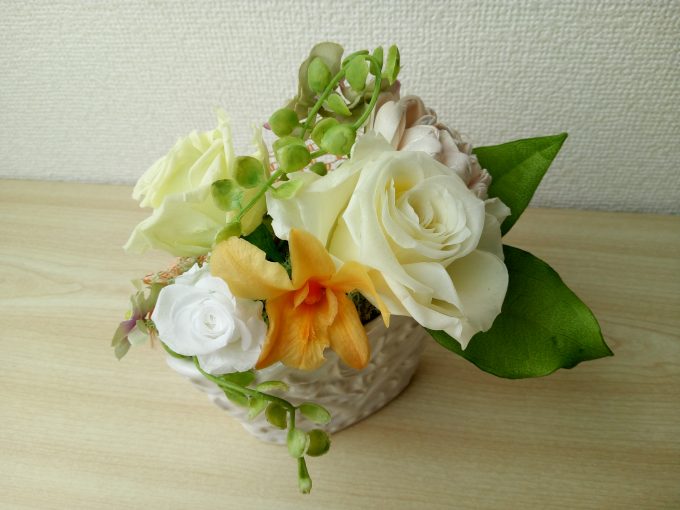 UHANSのS1のカメラで室内撮影した花の写真