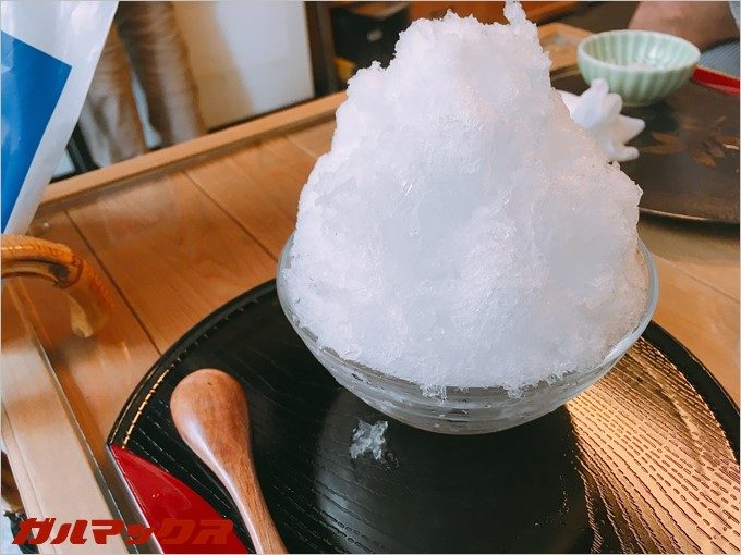真っ白なしろ蜜のかき氷
