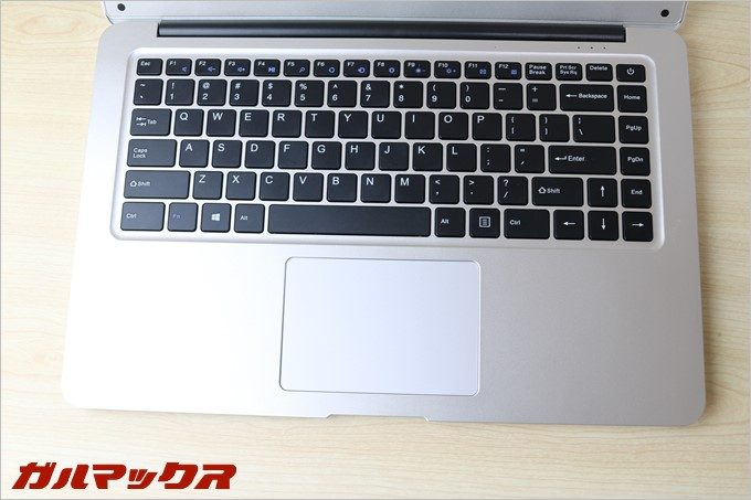 「Jumper Ezbook 2」はUS配列キーボード