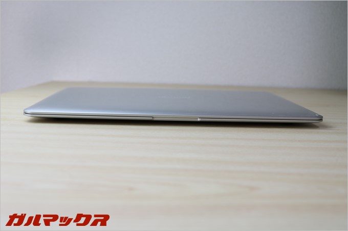 「Jumper Ezbook 2」の前面