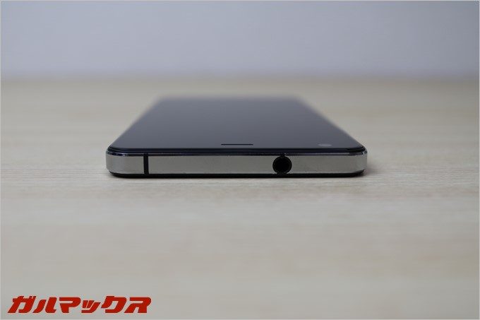 UHANSのS1の本体上部はイヤホンジャックのみ