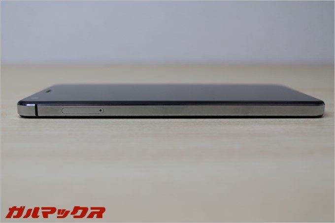 UHANSのS1の左にはSIMスロットのみ