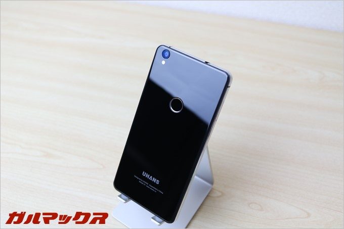 UHANSのS1の背面には指紋認証ボタン