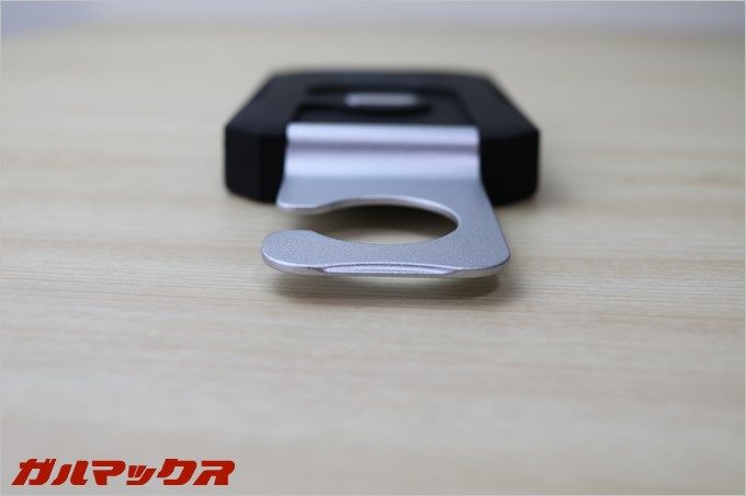 スタンドは180度開きます