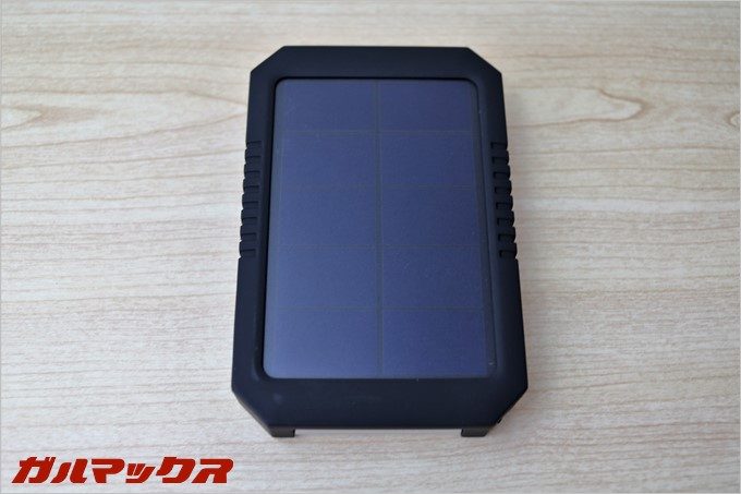 広い面の片側は全面ソーラーとなっています