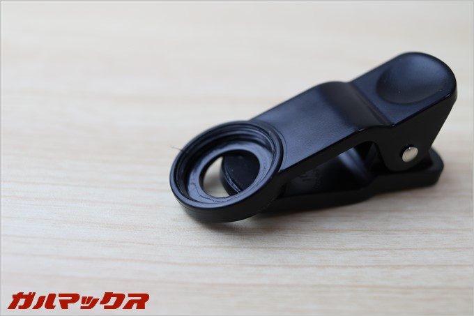 クリップ側にねじ切りがあるので取り付けやすい