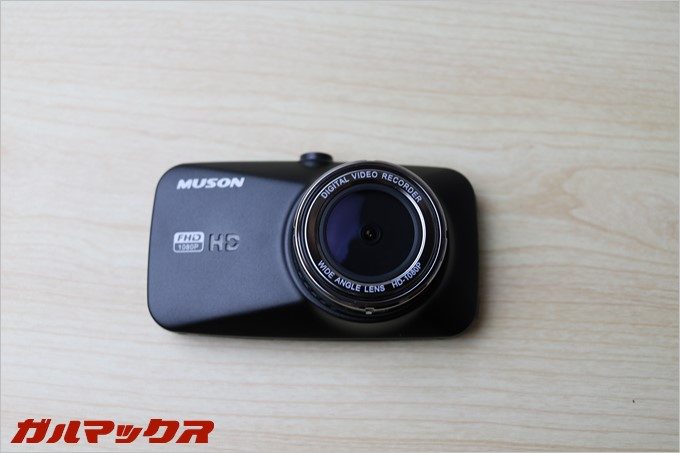 非常に大きなレンズのようですが、飾りです