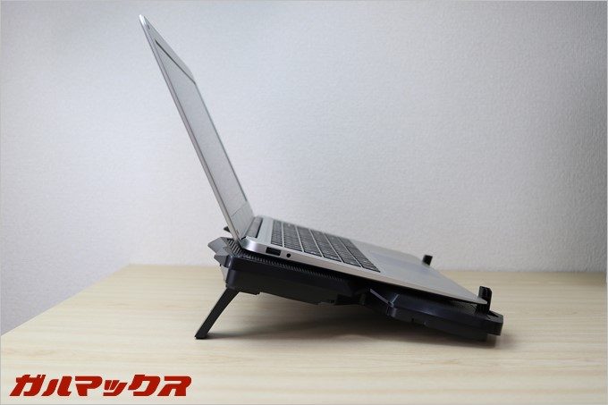 16度の傾斜は良く考えられており、非常にタイピングしやすいです。