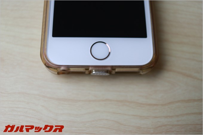 カバーをつけると出っ張り具合も主張的ではなくなるので許容範囲