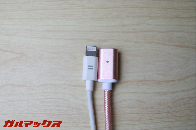 ケーブル自体も太くて固め。