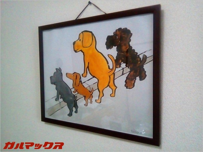 CUBOT DINOSAURで飾っている絵を撮影