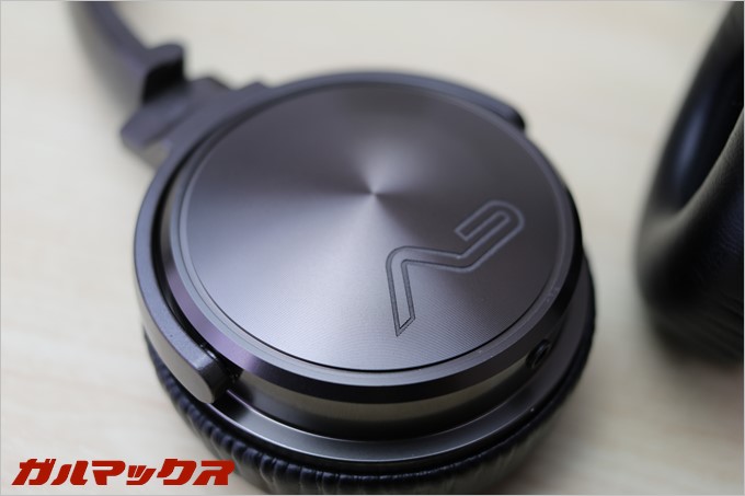 天板部分にはアルミ素材が採用されているので非常に高級感が高いです