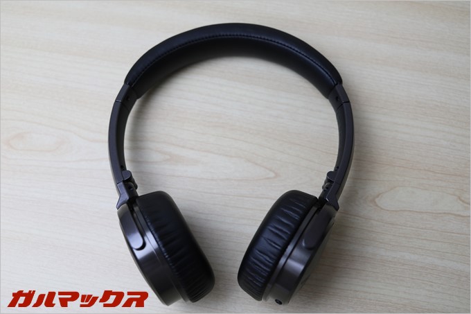 イヤホン部分をクルリと90度回せば展開完了