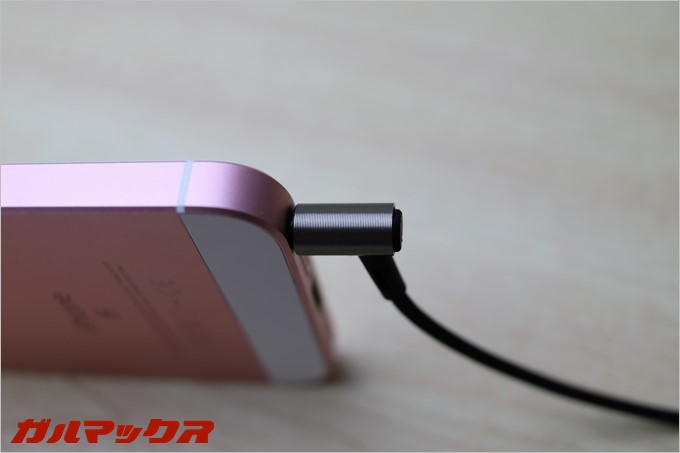 ケーブルまでしっかりとデザインされており随所に拘りを感じます