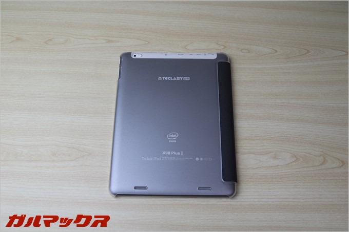 Teclast X98 Plus II専用カバーなので、スペーカー穴や端子が隠れることはありません