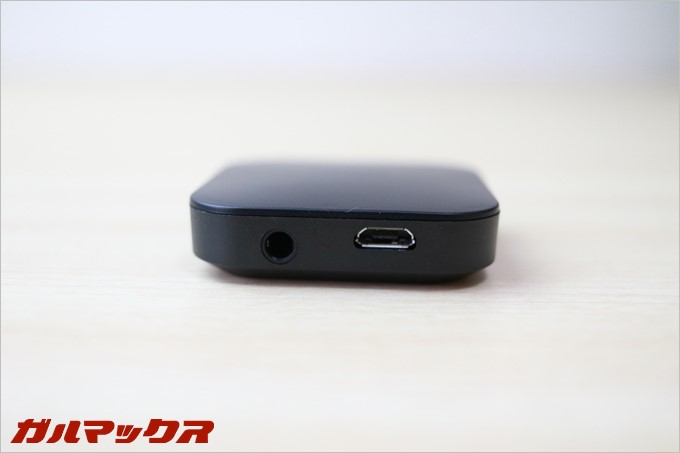 イヤホン端子と同じ形状のケーブルなら何でも挿せます。