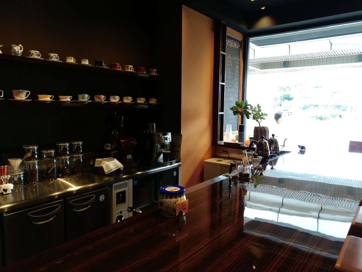 LeTV Leeco Le Max 2を使ってカフェで撮影。逆光状態でもかなりキレイです