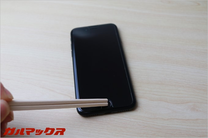 割り箸ではiPhone7のホームボタンは反応しませんでした。