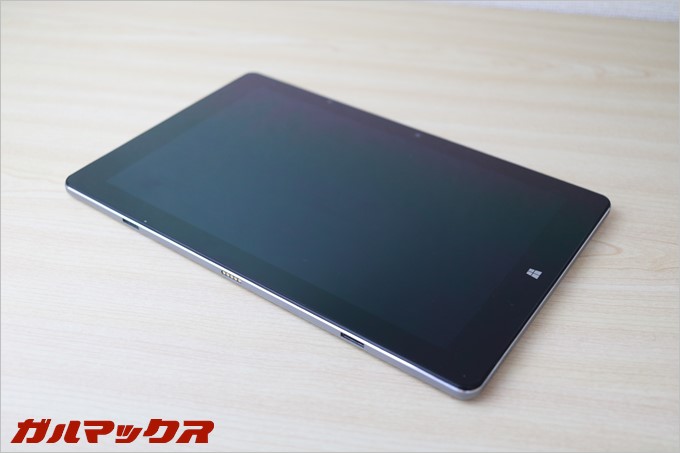 タブレットにはWindowsのロゴ。