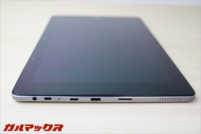 拡張端子は豊富でPCスタイルでは左手側に集約