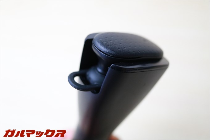 充電器とマイクユニットは磁石固定で取り付け取り外しが簡単