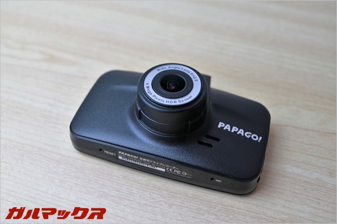 レンズはかなり出っ張っていますが、取付時にじゃまになるようなことは無い