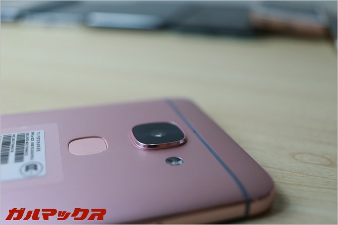 LeTV Leeco Le Max 2のカメラは2mm程出っ張ってます