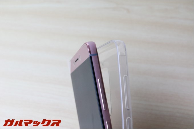 LeTV Leeco Le Max 2にはご丁寧にほごかばーが付いてました