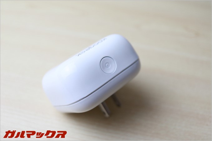 本体の上部についているスイッチで電源オンオフが可能です