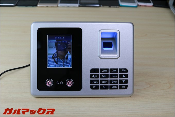 カメラは2つで赤外線も対応しているので顔認識の制度は非常に高いです