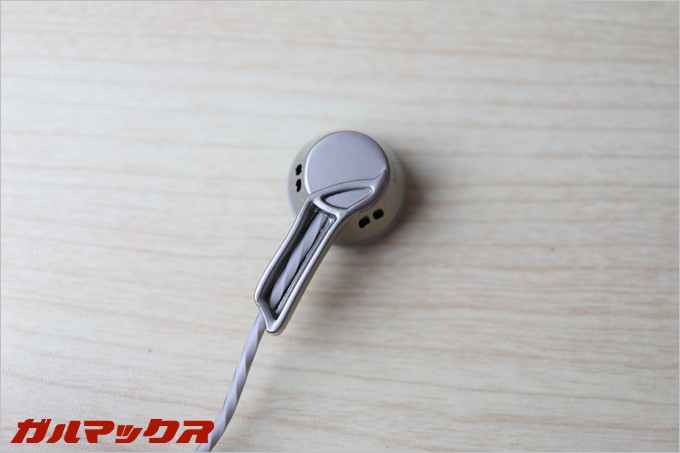 デザインに拘りを感じるイヤホン部分