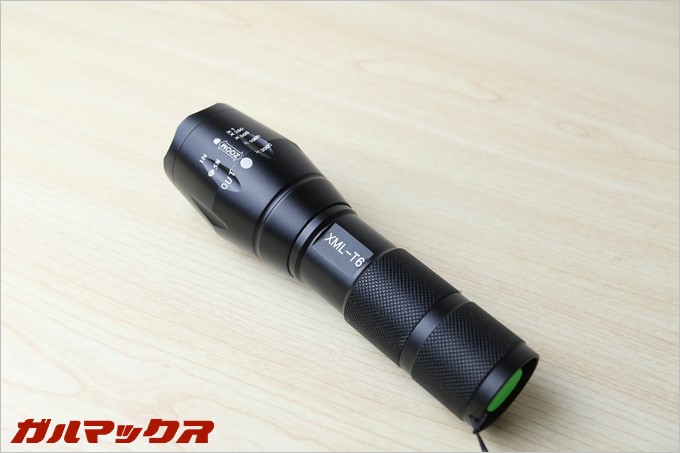 アルミ製なので手に持った時に冷たいです。