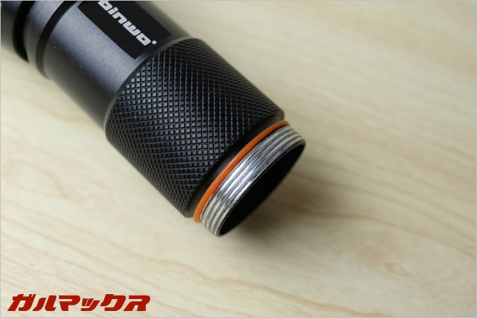 底の蓋にはしっかりと誇りや水分の侵入を防ぐゴムパッキンが付いています。