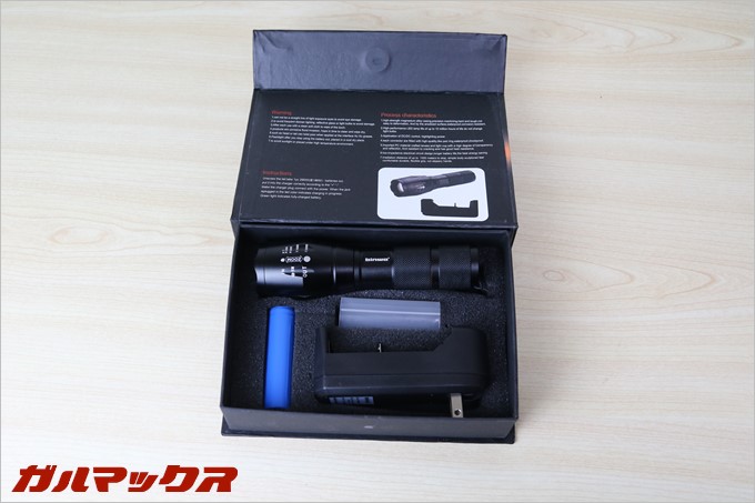 BINWOのLED懐中電灯は丁寧な梱包で届きました。