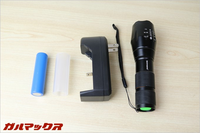 付属品に説明書が入ってませんでした。