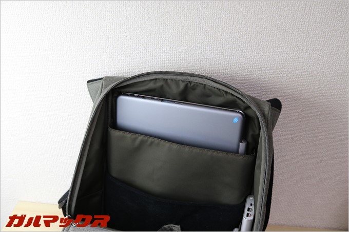 小さめのバッグにもChuwi Hi12はスポッと入ります