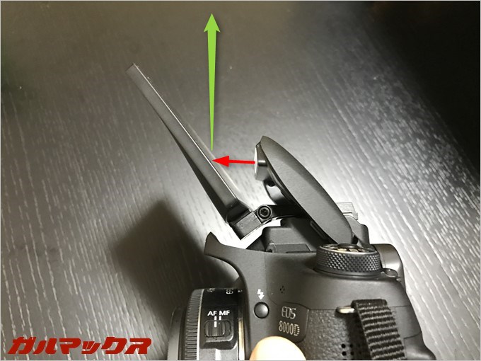 フラッシュの光はミラーで反射して天井バウンズ！