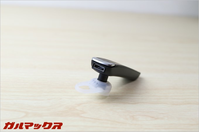 MicroUSB端子が長方形。。。見た目で向きを判断出来ないのでこの点は-ポイント