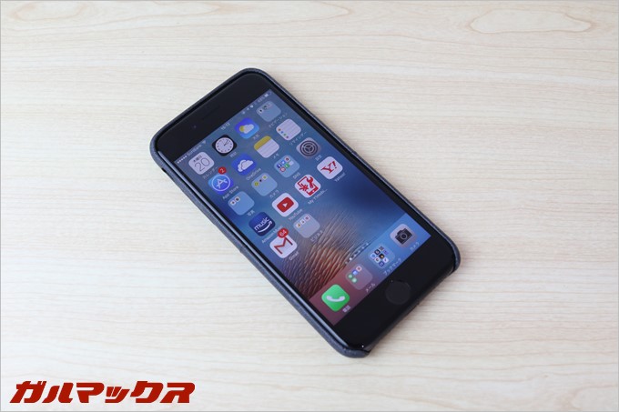 iPhone7のブラックにつけてみましたがかなり見た目は大人びています