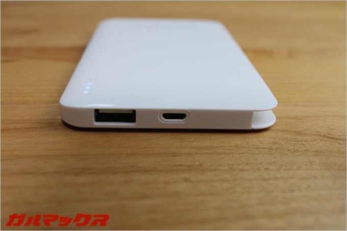 dodocoolのDP90は通常のUSBケーブルがさせるポートも付いてます。