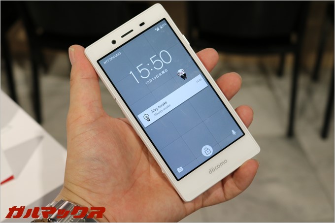 コンパクトボディーで超低価格なドコモオリジナルスマホのMONO