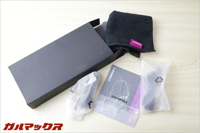 アクセサリー類は別梱包です。