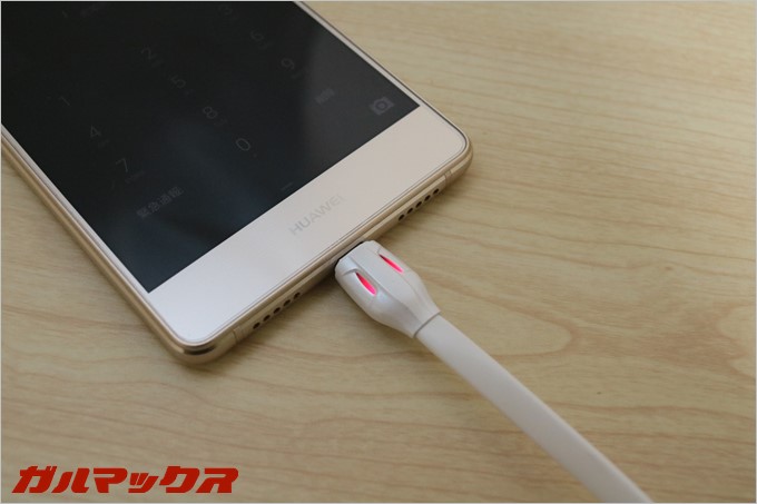 MicroUSBの挿せる向きが決まっているので毎回LED側が画面側となりました