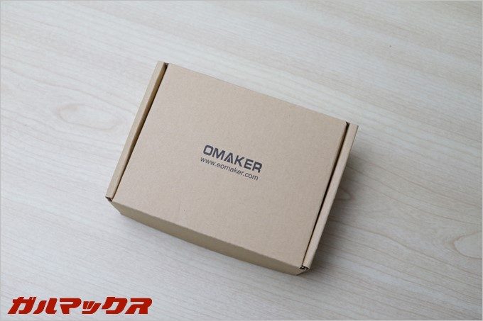 コストカットされている外箱。