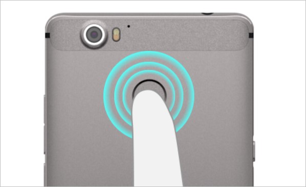 「g07」では使い勝手の良い指紋認証機能を搭載!