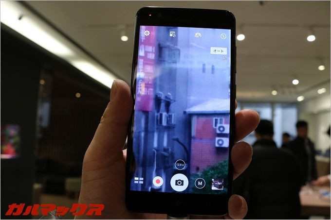 Zenfone3 zoomの12倍率は実用性に書ける程に劣化します。