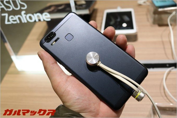 Zenfone3 Zoomの特徴であるデュアルカメラがカッコイイ！