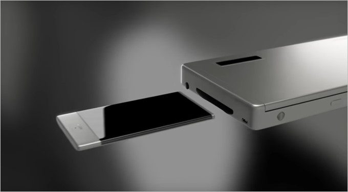 挿し込まれていた物の招待はスマートフォン。